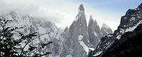 Blick auf den Cerro Torre, rechts dahinter Cerro Egger und Stanhardt